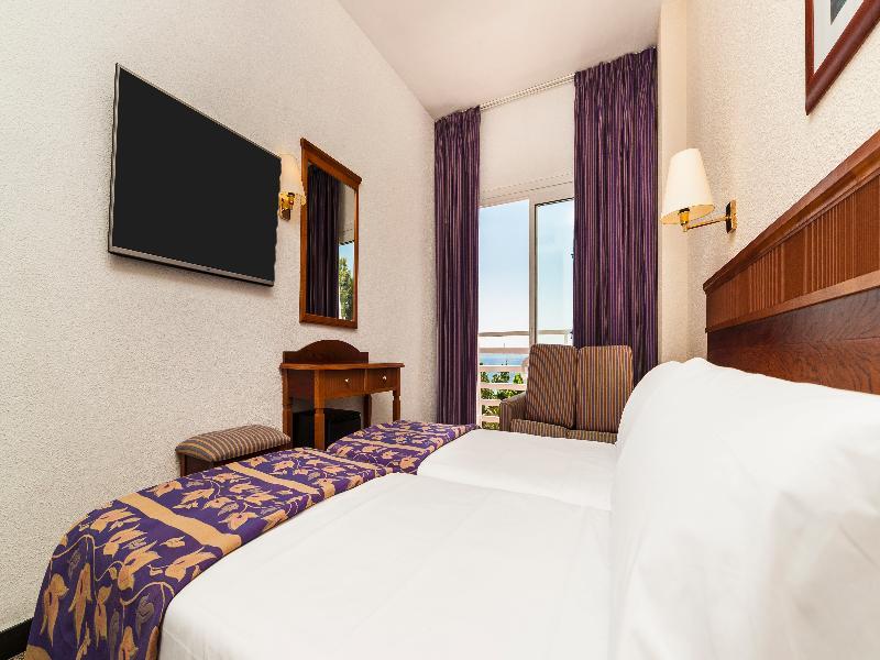 Globales Palmanova Hotel Buitenkant foto