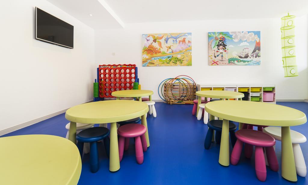 Globales Palmanova Hotel Buitenkant foto