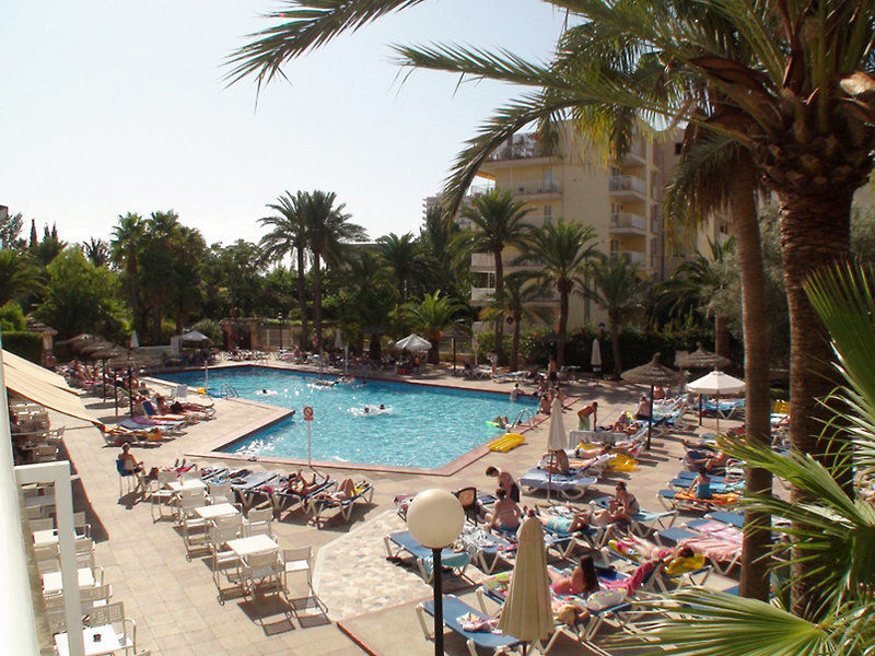 Globales Palmanova Hotel Buitenkant foto