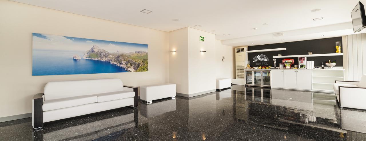 Globales Palmanova Hotel Buitenkant foto